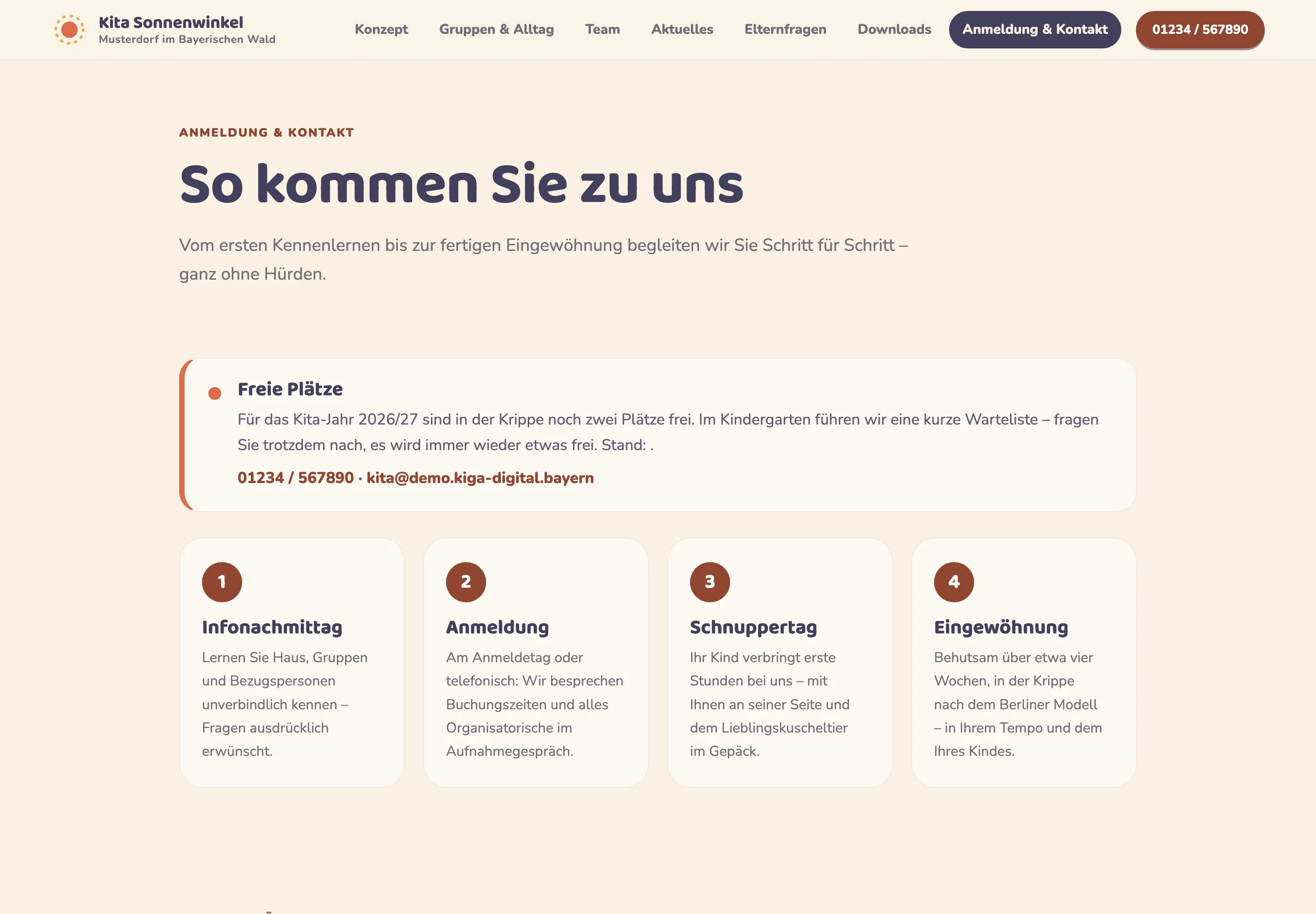 Anmeldeseite der Beispiel-Kita mit der Platzsituation ganz oben, dem Ablauf der Anmeldung und der Beitragstabelle